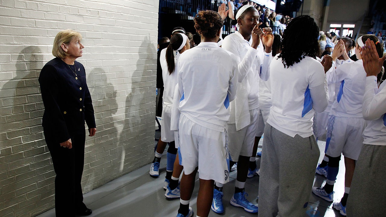 UNC coach Sylvia Hatchell keeping strength during cancer treatment